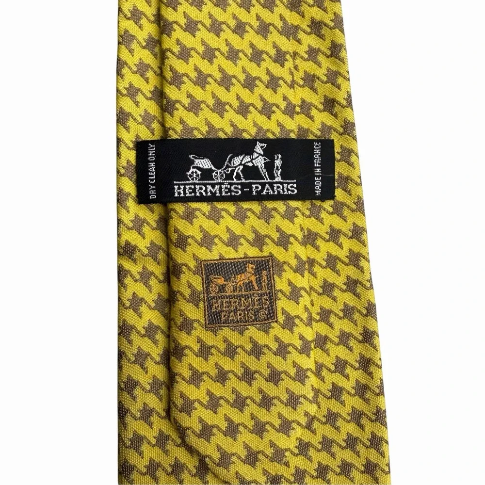 Hermes Mens Tie Yellow/Brown Houndstooth Silk/Wool/Cotton 758777T 3 7/8